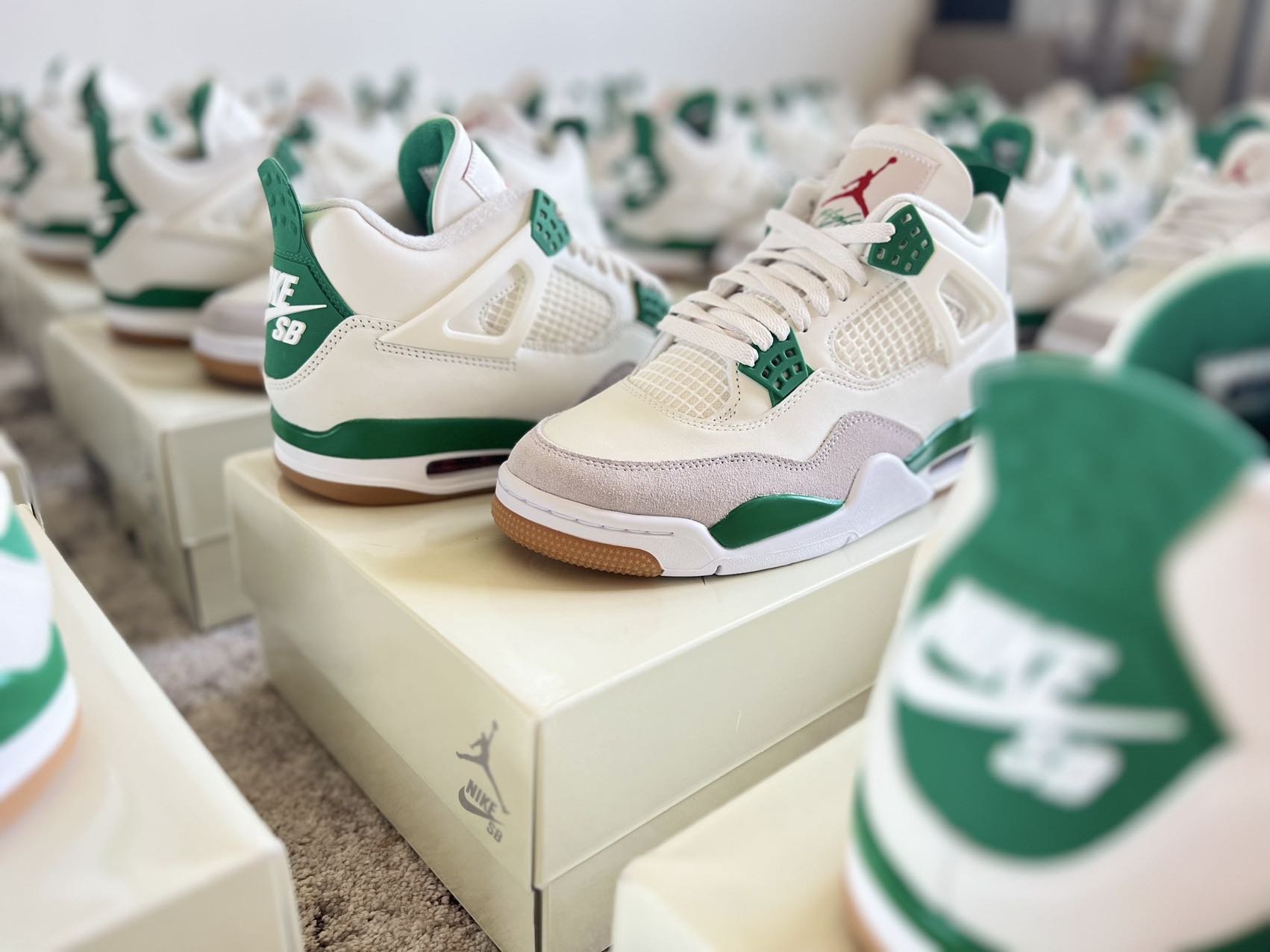 Jordan 4 Retro SB Pine Green